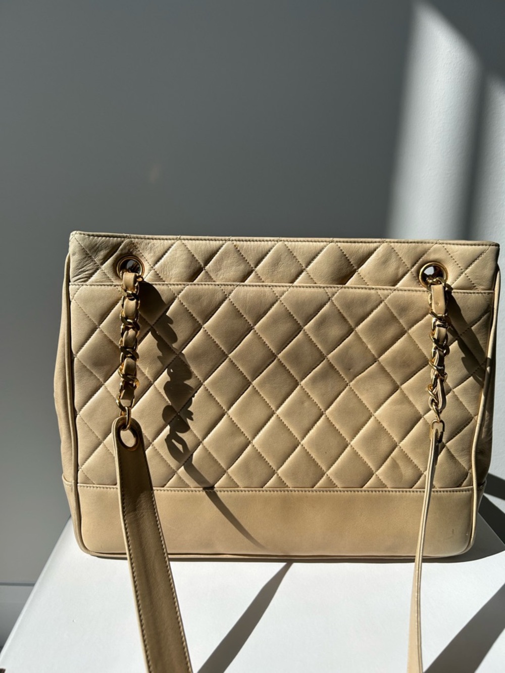 🤍CHANEL Matelasse Chain Shoulder Bag Lamb Skin Beige Gold CC Auth 🤍 - Picture 2 of 11
